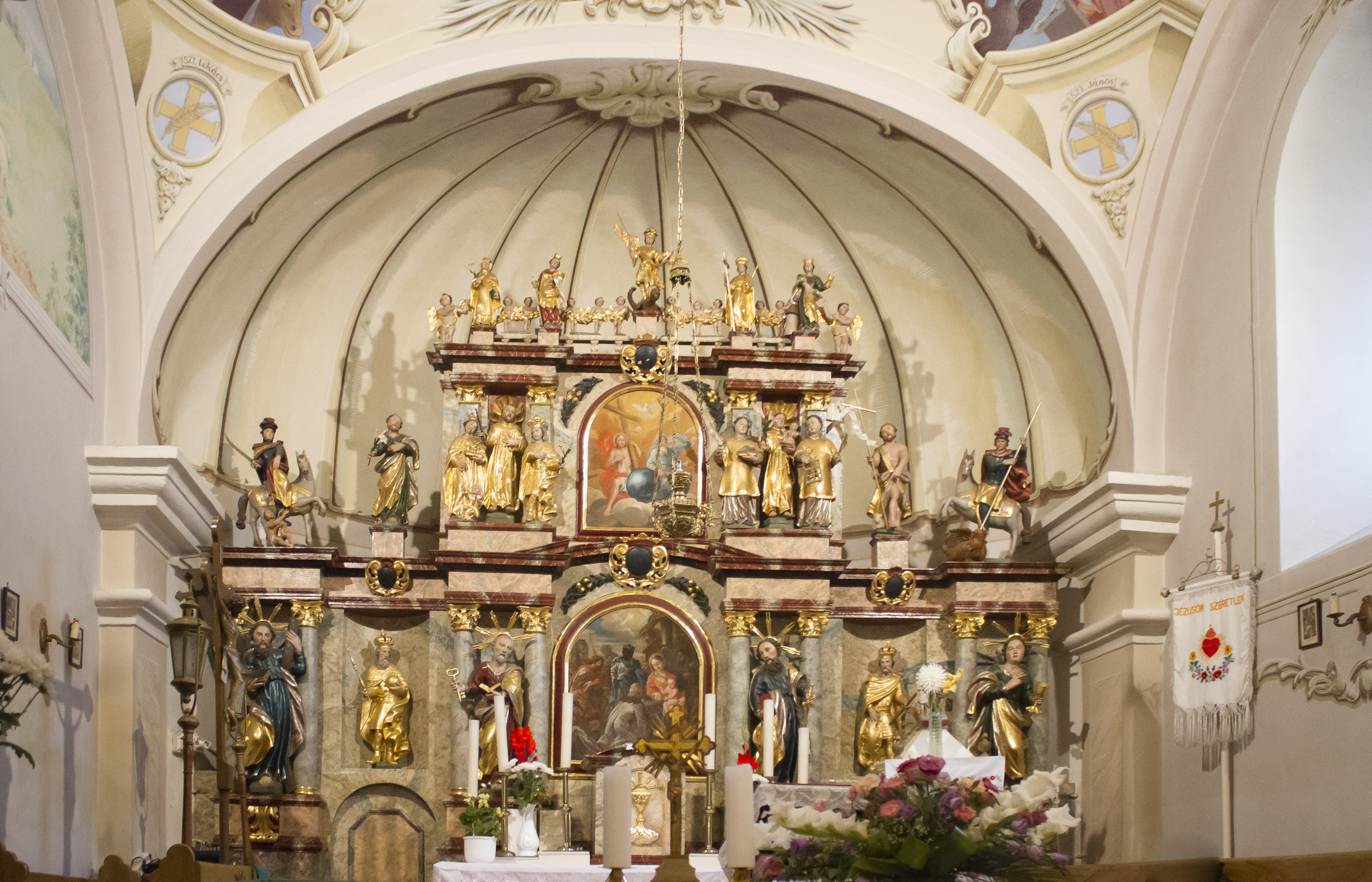 A mátramindszenti római katolikus templom barokk oltára